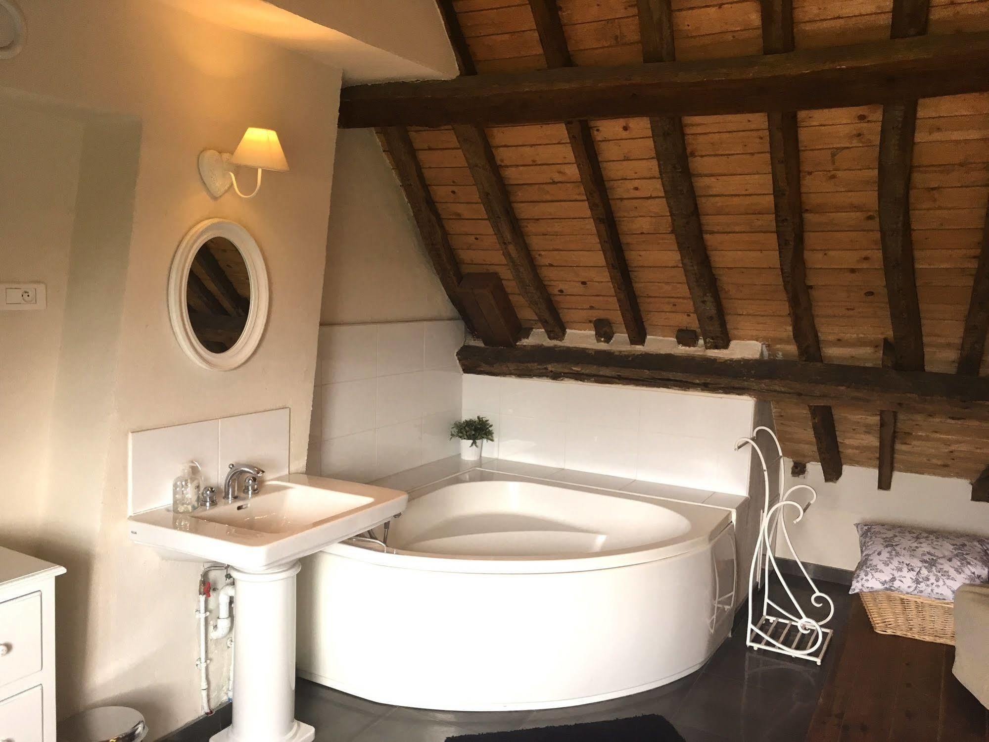 Domaine Du Moulin De Champie - Versailles - Gites & Suites Feucherolles Exteriör bild